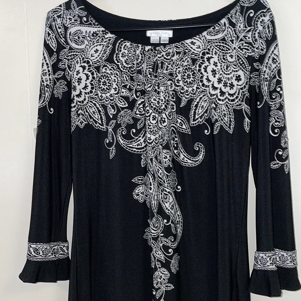 Black / White Dress Sz 10 - Image 2