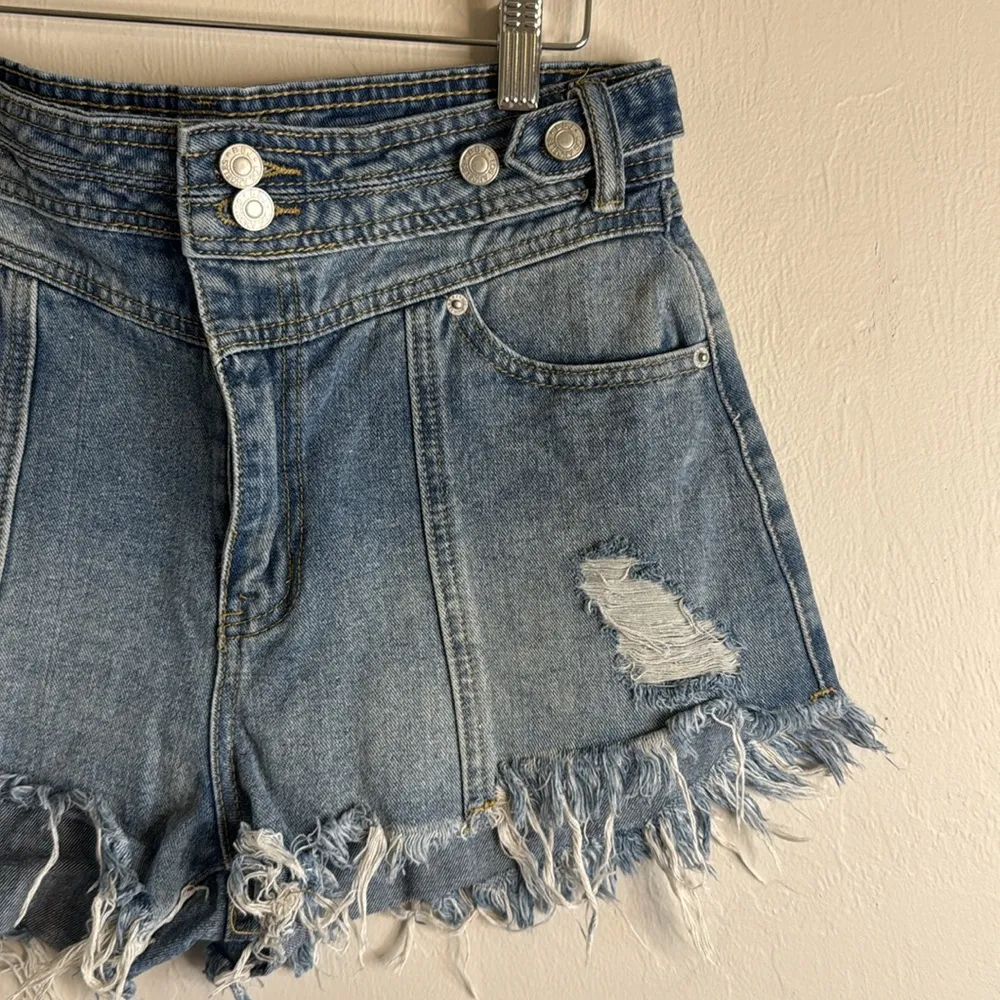 BBJ Los Angeles Women's Blue distressed Denim cutoff Shorts size 11 30 - Image 2