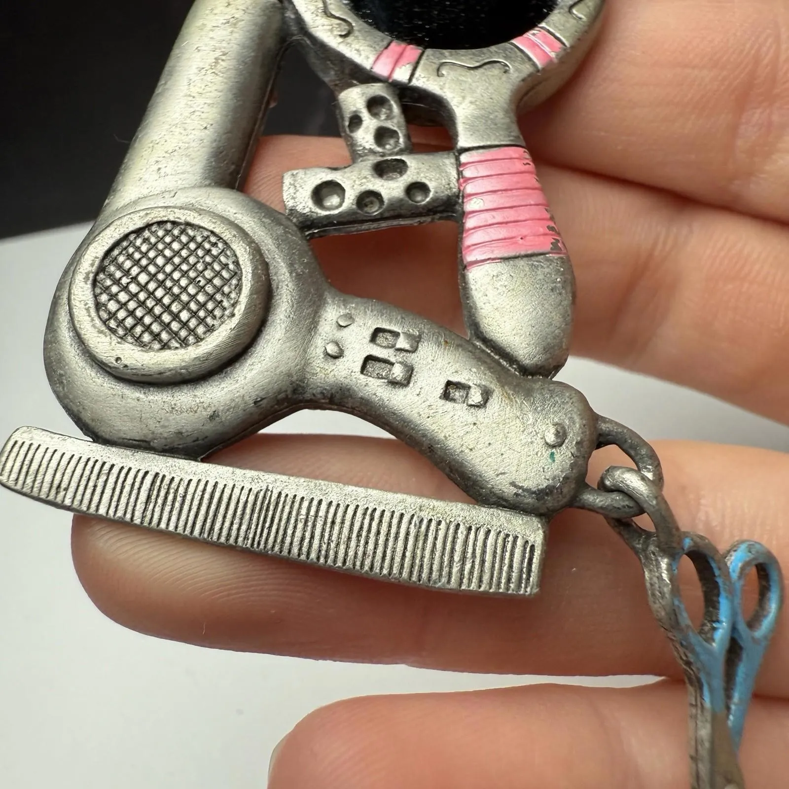 Spoontiques Hairstylist Tools Hairdryer Mirror Brooch Pin Pewter Tone Signed Silver - Image 13