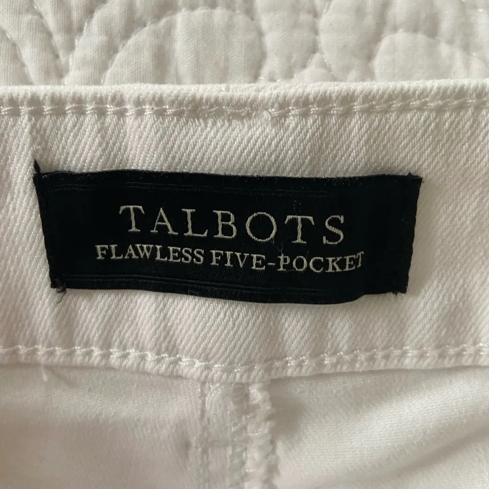Talbots Flawless 5 Pocket Boyfriend Denim Shorts Minimalist, Old Money, Classic - Image 3