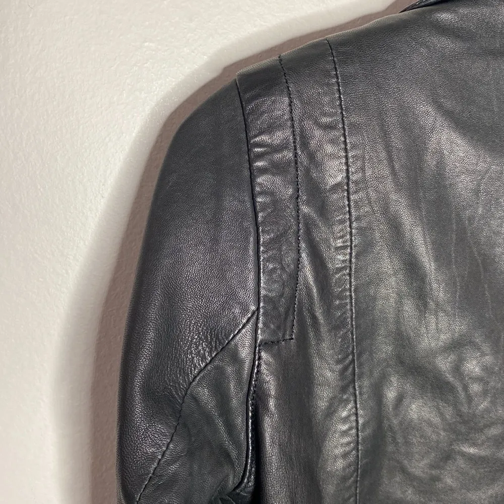 Madewell  Washed Leather Motorcycle Jacket in true black size XS - Image 9