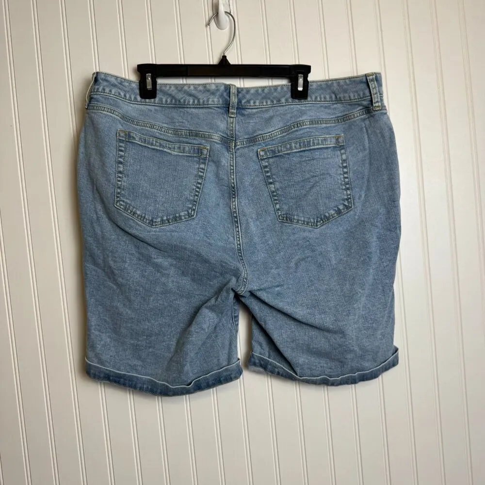 Torrid Boyfriend Bermuda Stretch Distressed Shorts Light Wash F47 - Image 4