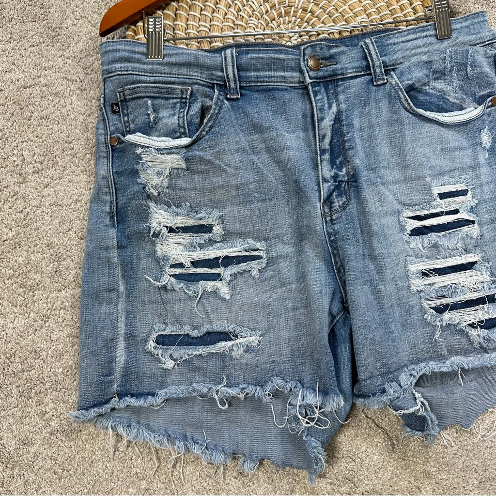 Judy Blue Women’s Denim Shorts Distressed Mid Rise JB15207LT in Medium Wash 2XL - Image 3