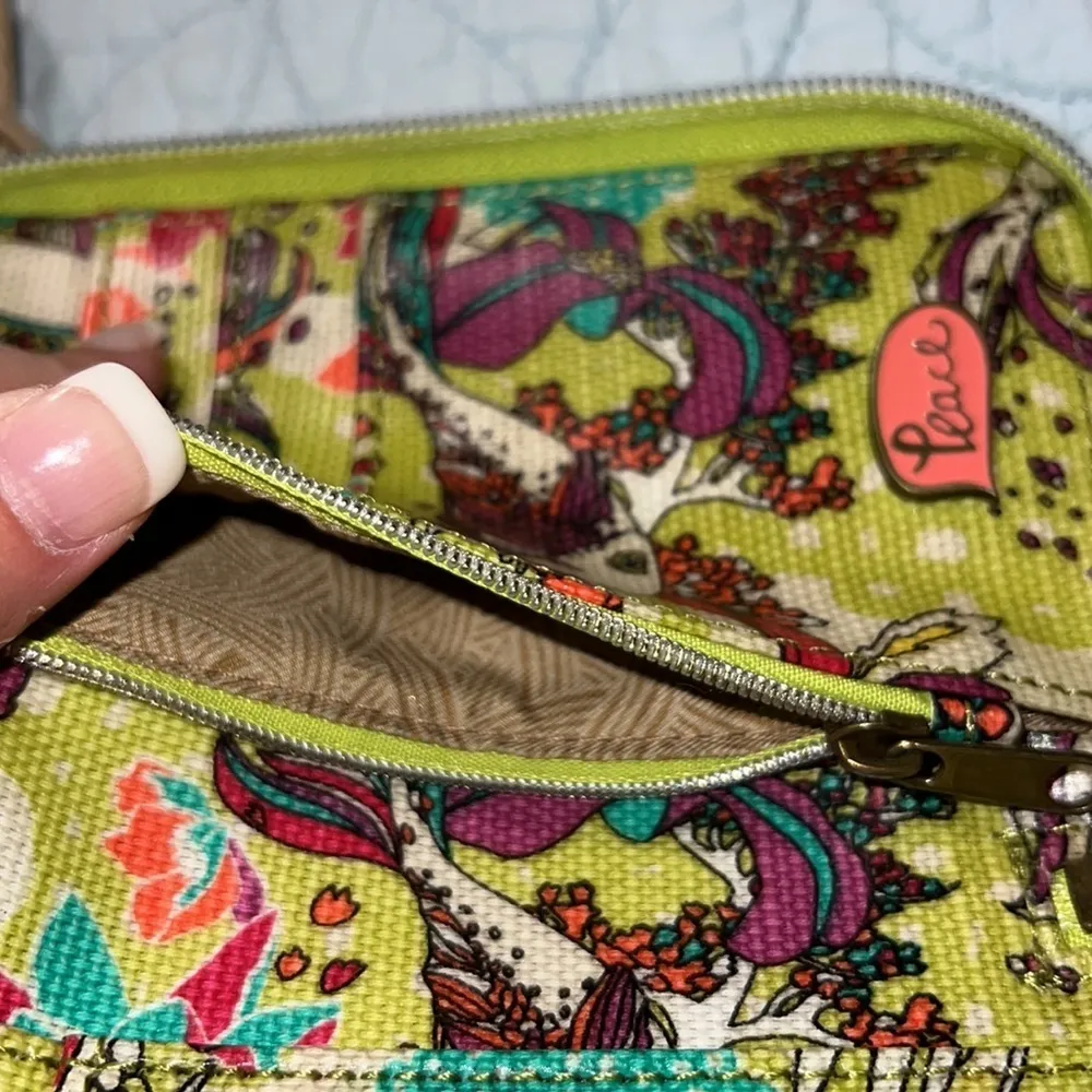 Sakroots  crossbody wristlet removable adjustable straps zip around close pockets - Image 6