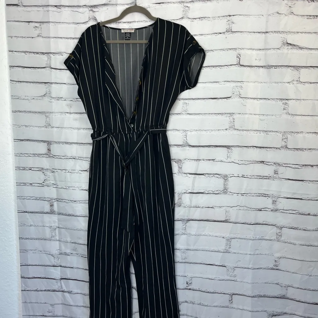 Ivory Love Pinstripe Wide Leg Romper Jumpsuit Women’s Medium Black White Belted - Image 7