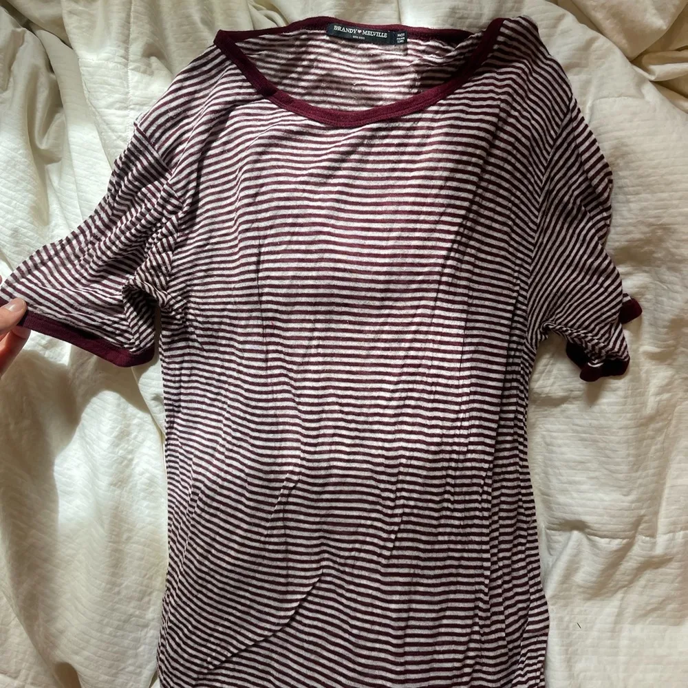 BRANDY MELLVILLE tee - Image 5