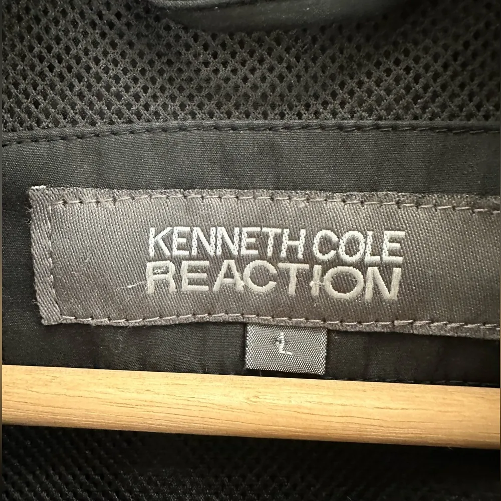 reaction zip front bomber, jacket, size large - Image 2