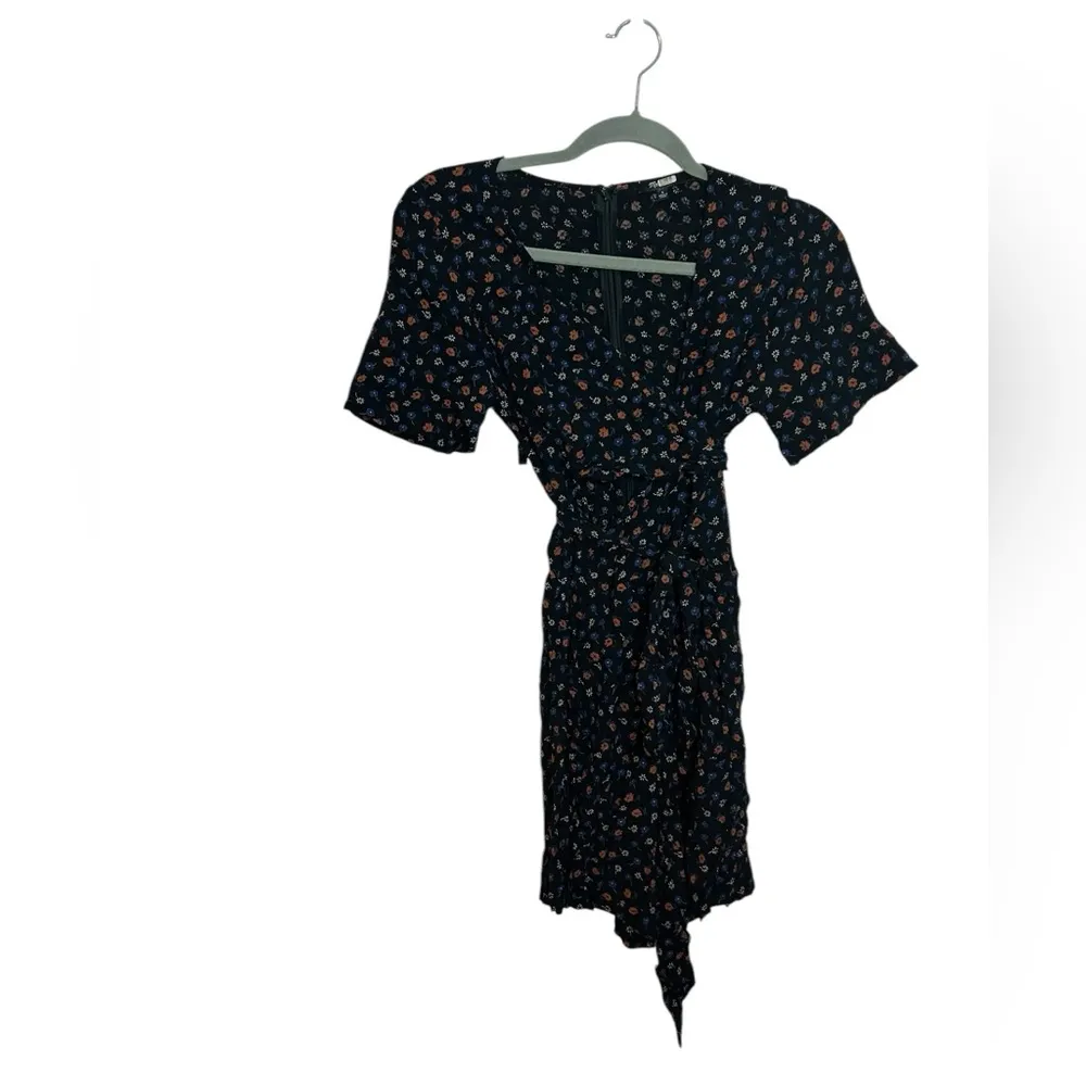 Madewell Wrap Front Romper in Prairie Posies - Image 4