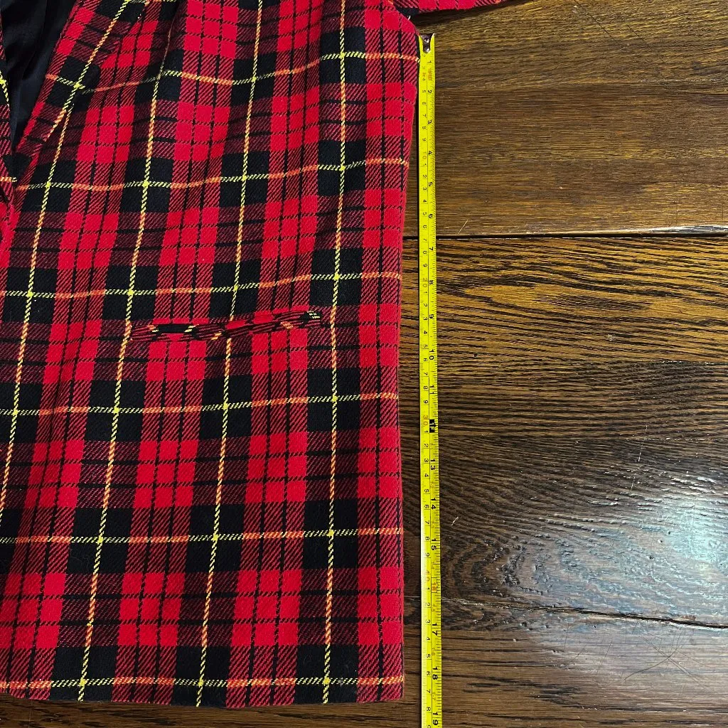 Vintage Sag Harbor Red Tartan Plaid Wool Blend Blazer with Black Velvet Collar - Image 12