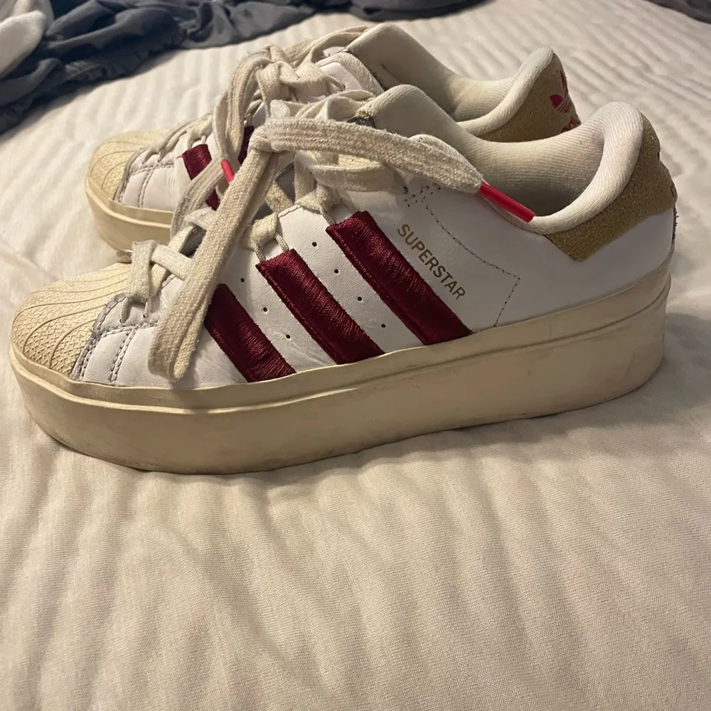 Adidas women’s superstar bonega peanut butter and jelly sneakers size 7 - Image 7