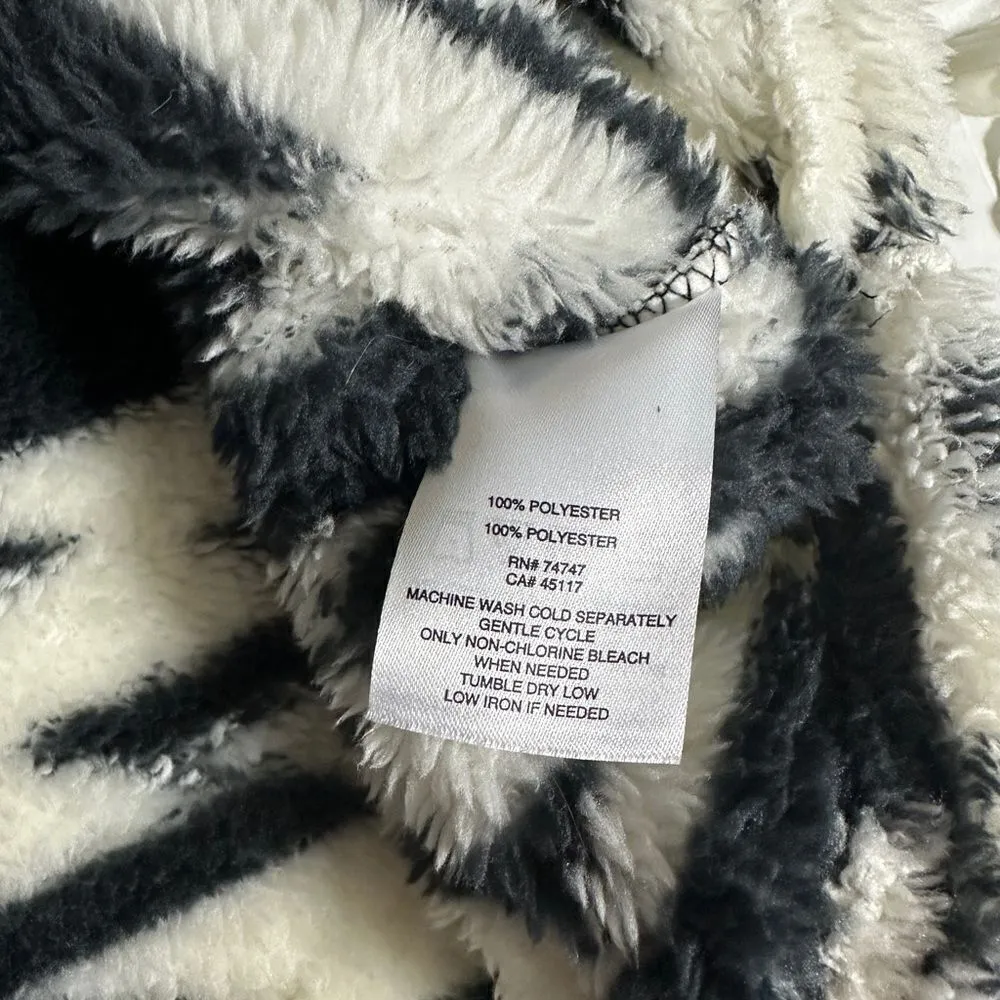 Natural Reflections Geometric Print Sherpa Pullover Quarter Zip Sweater - Image 8