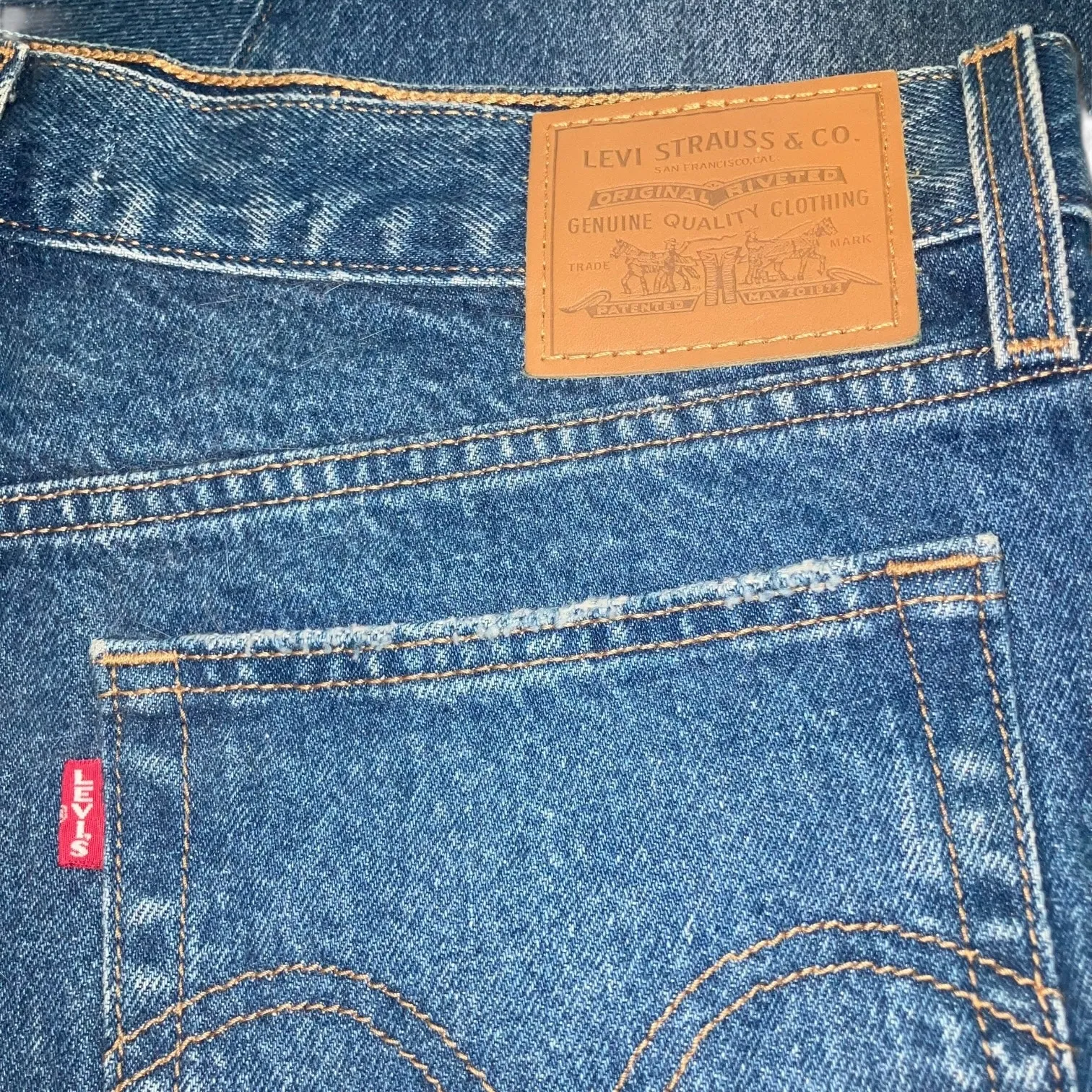 Levi’s Women’s Wedgie Icon Fit Dark Wash Ankle Jeans-size 30 - Image 8