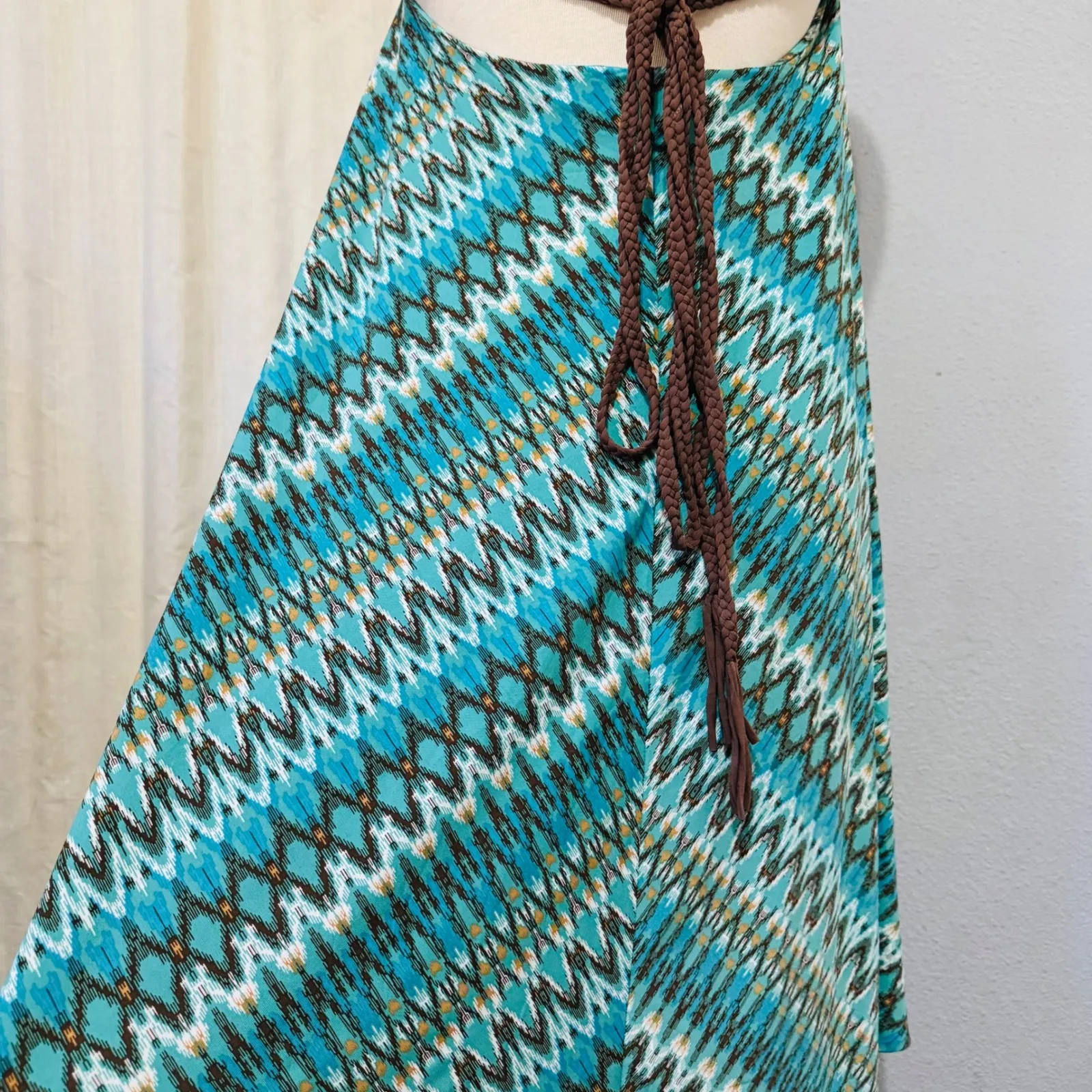 BCBGMAXAZRIA Turquoise Ikat Tribal Print Halter Neck Maxi Dress Sz S Crisscross - Image 9