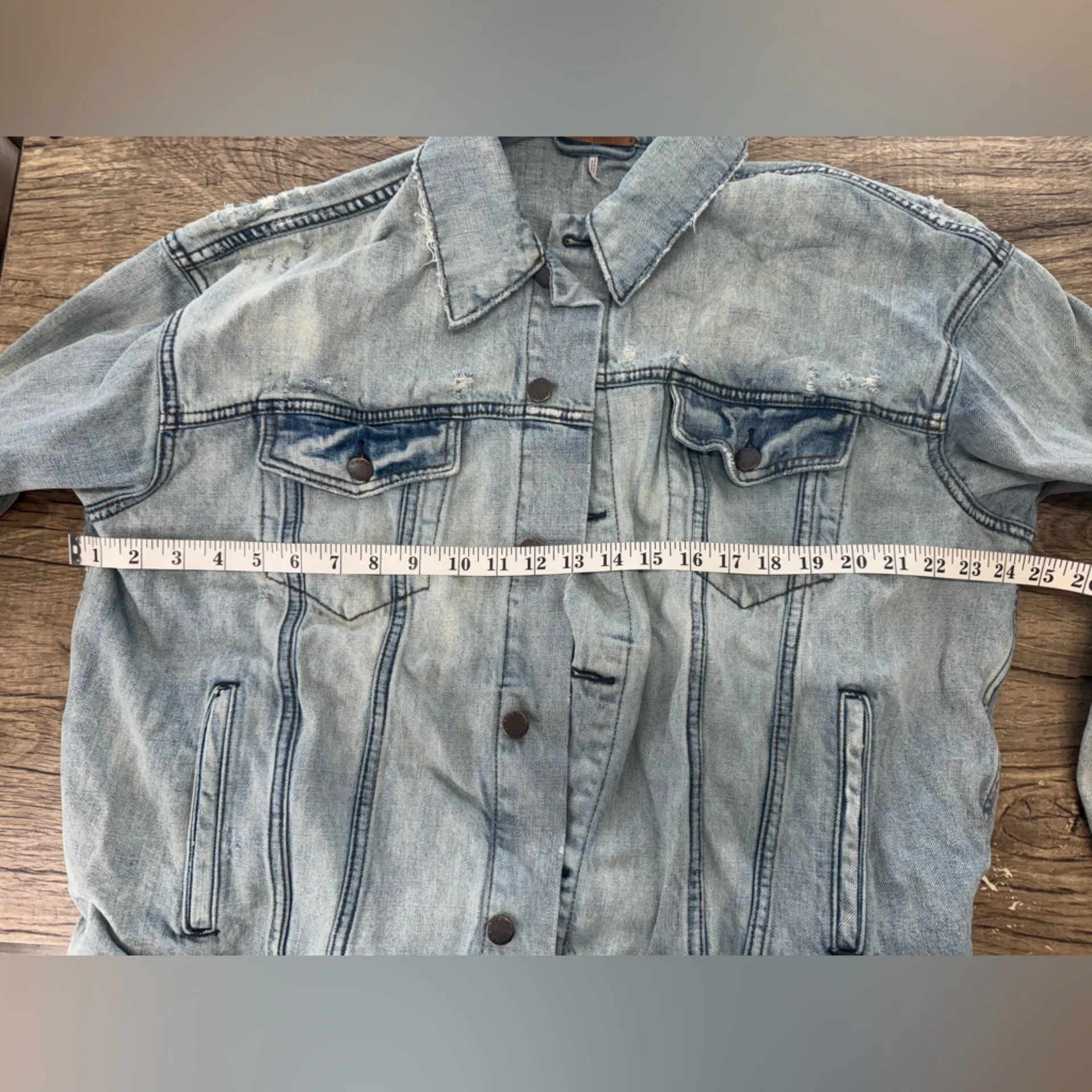 FREE PEOPLE‎ Oversized Denim Jean Jacket size M/ L - Image 4