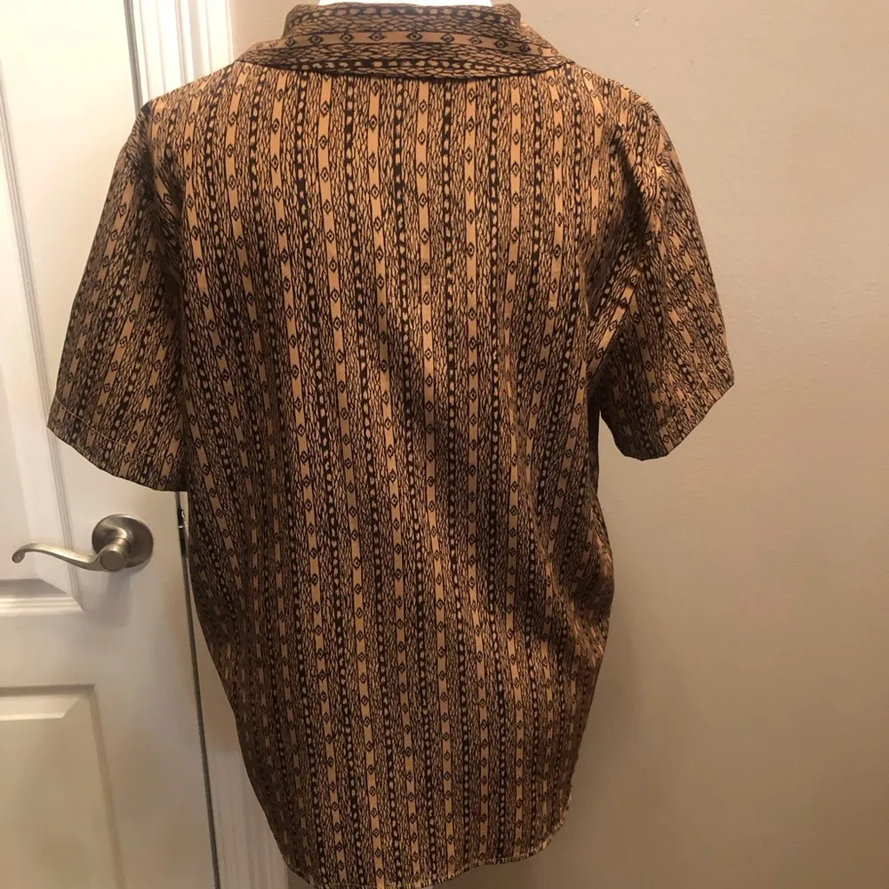 Liz Baker Vintage  Essentials Button Up Blouse Size Medium - Image 4