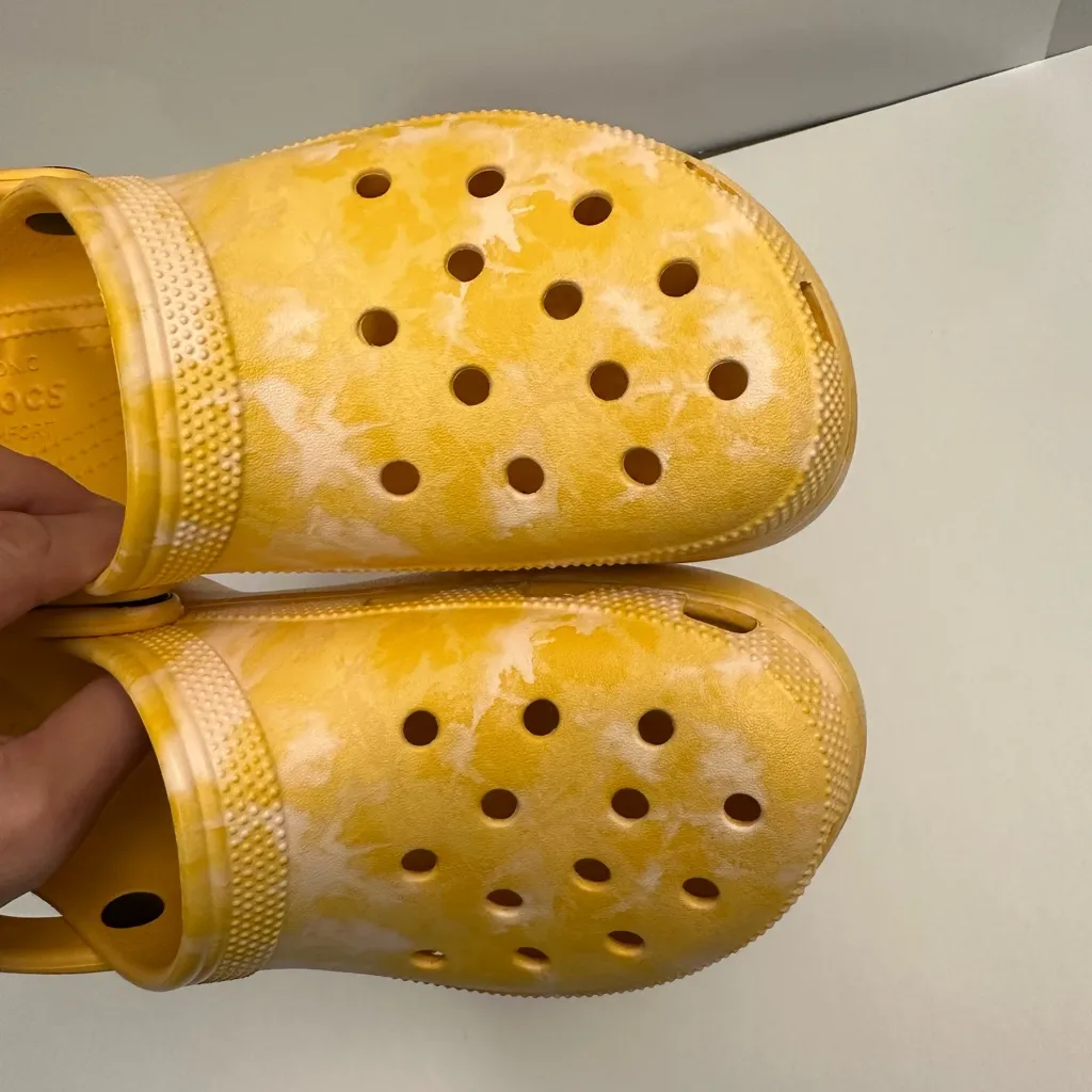 Crocs Women Classic Platform Graphic Clog in Orange Sorbet Size 9.0 - Image 6