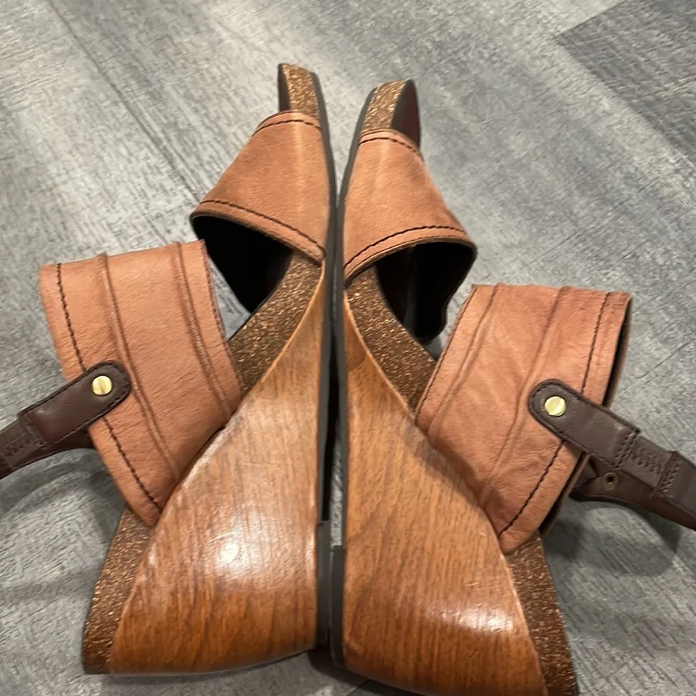 OTBT Lockport Leather Wedge Sandals - Image 5