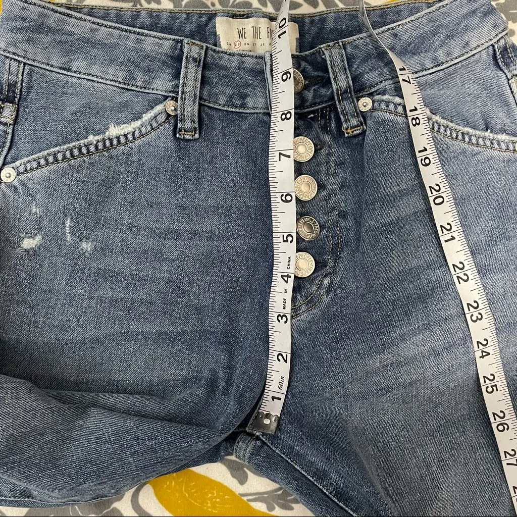 We the Free High Waisted Cinched Leg Jeans EUC 25 - Image 4