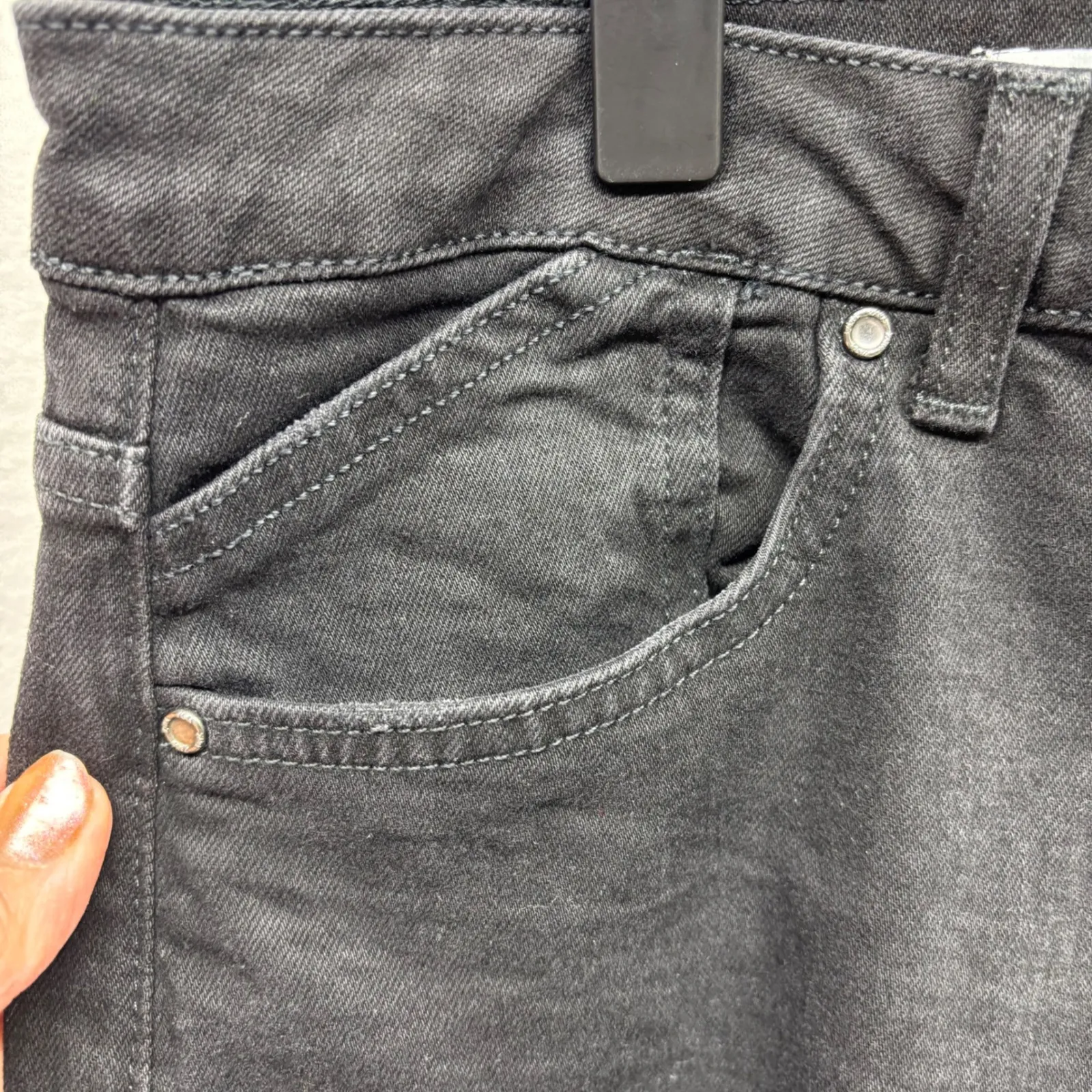 ZARA  Women Black Cropped Flare Jeans Raw Hem Distressed Size 8 - Image 3