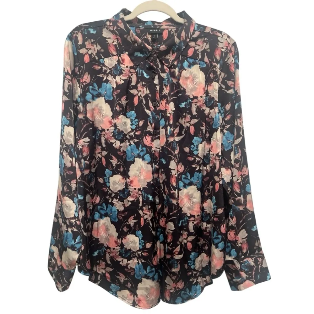 TORRID Madison Long Sleeve Floral Satin Black Button Up Shirt size 1 (14-16) - Image 2