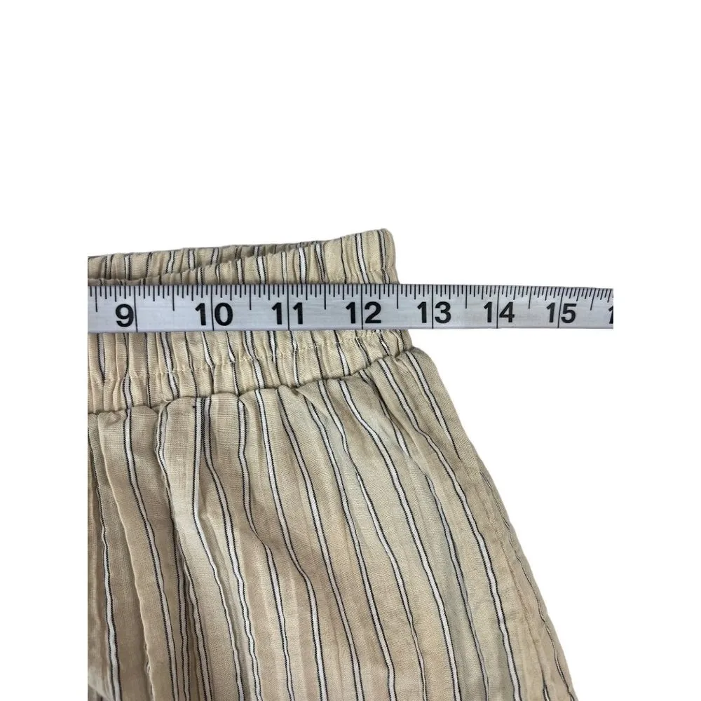 Forever 21 Women's Stripped Shorts - Image 4