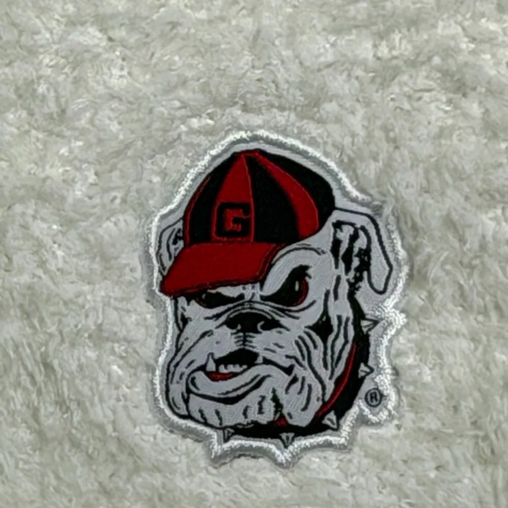 Wear by Erin Andrews Women’s Georgia Bulldogs UGA Fuzzy Sherpa Tank Top XXL White - Image 2