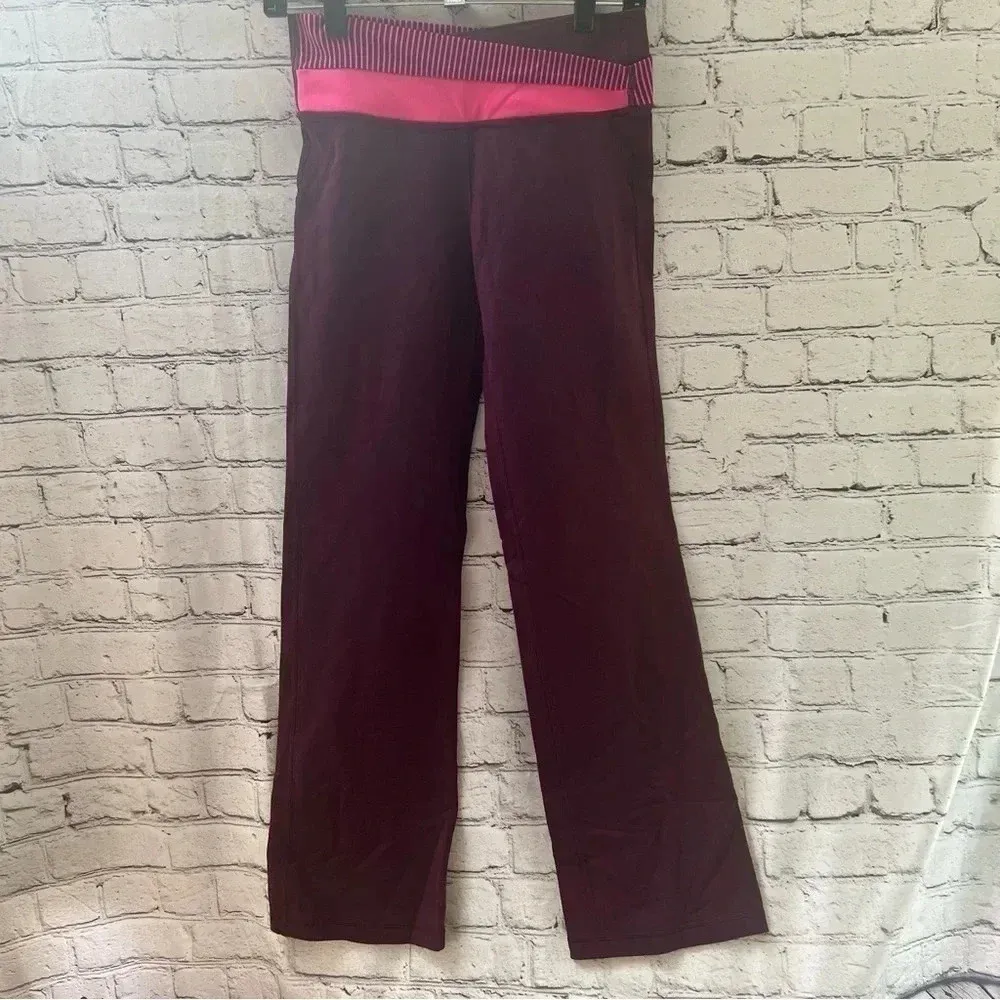 Lululemon Burgundy Red and Pink Boot Cut‎ Style Leggings Size 8 - Image 2