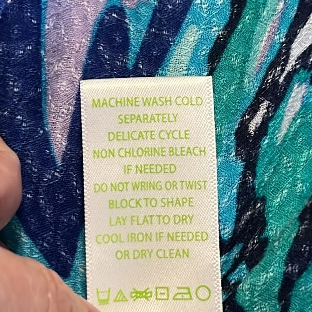 Lilly Pulitzer XXS womens off the shoulder blouse tropical print blues purples - Image 9