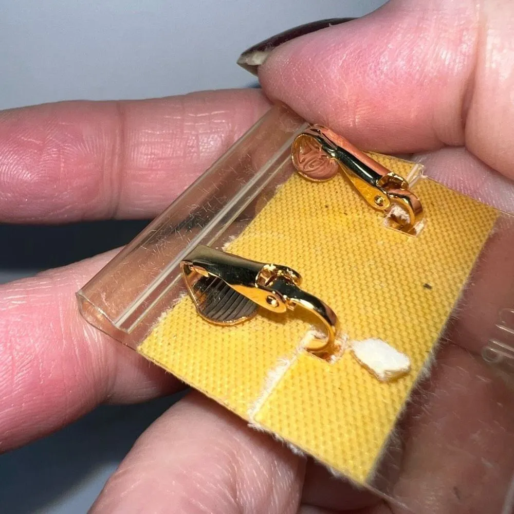 Vintage Deadstock Gold Tone and Red Enamel Heart Clip on Earrings Gold - Image 5