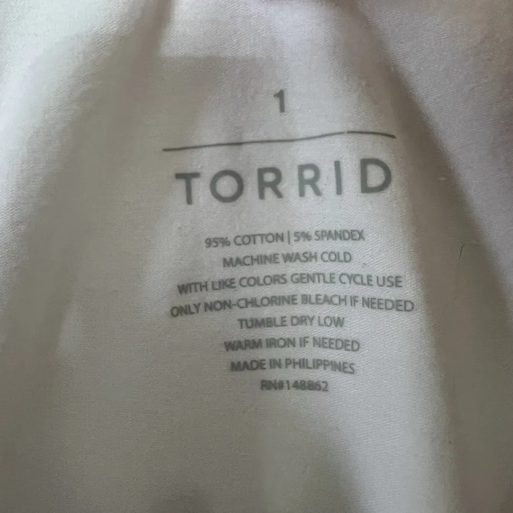 NWT Torrid Foxy U-Bar Off-Shoulder Top Size 1 White Long Sleeve - Image 3