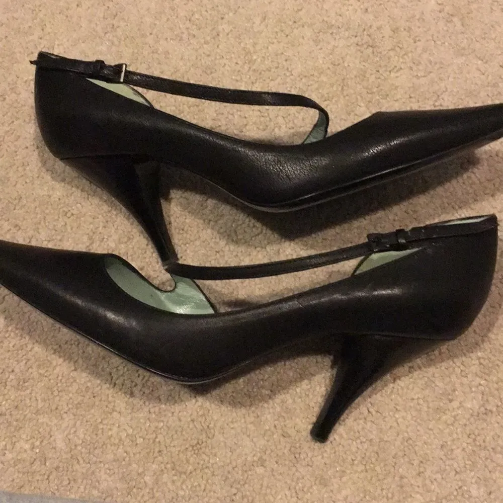 Sigerson Morrison Women’s Black Leather Pointy Toe Heels with Adjustable Strap Black Size 8 - Image 3