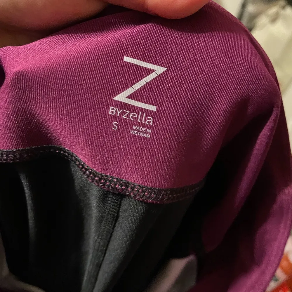 Z BY ZELLA CROPPED LEGGINGS - Image 3