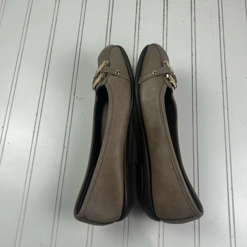 Aerosoles Vintage Women’s Taupe Leather Work Mule Loafers Gold Buckle Size 7M - Image 9