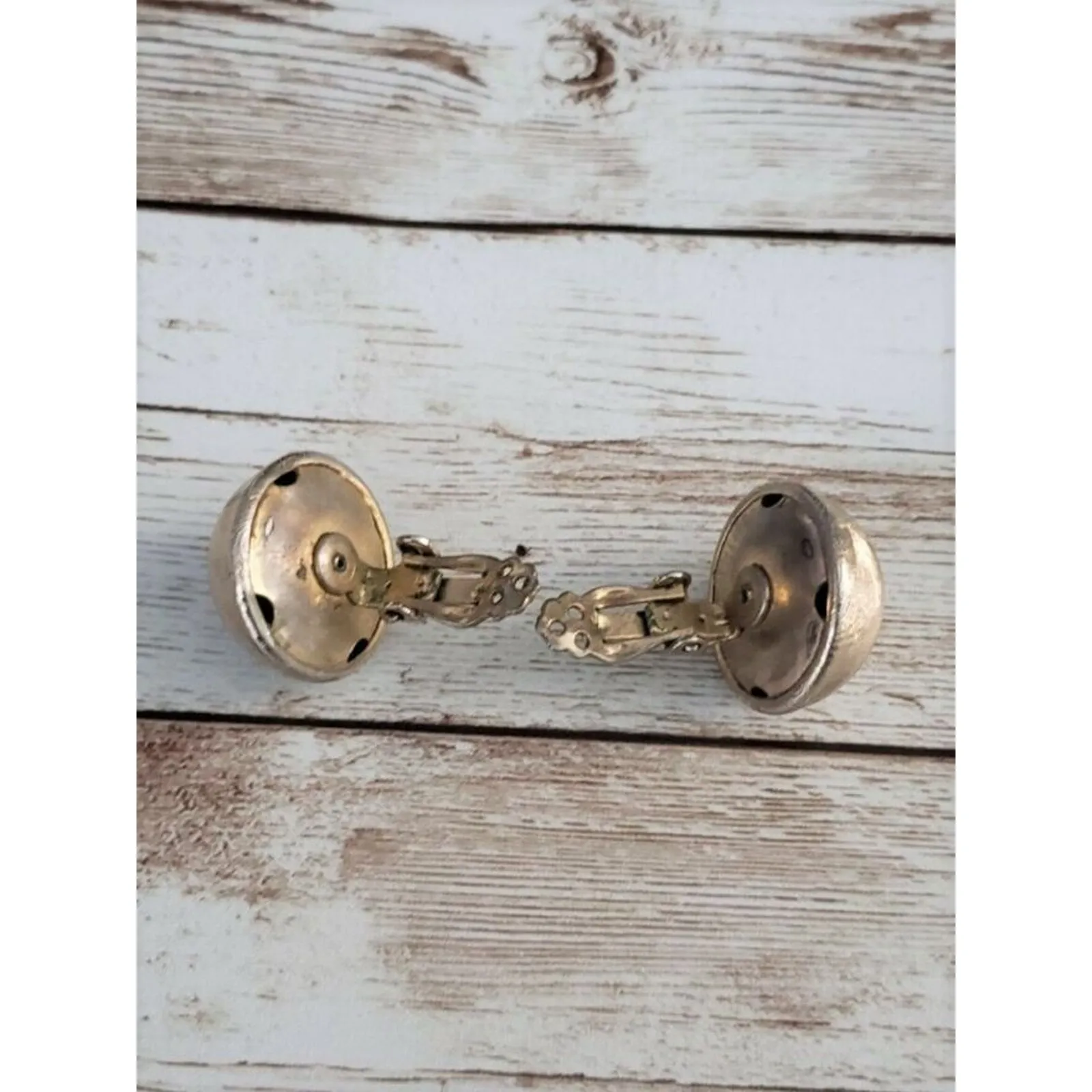 Vintage Clip On Earrings - Image 4