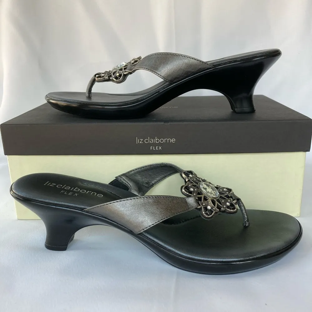 Almost New Liz Claiborne Florence Pewter Silver & Black Leather Heels Sz 8.5 - Image 2