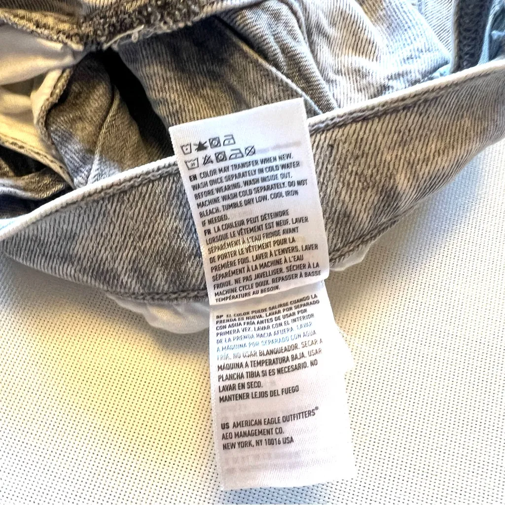 American Eagle 90’s Ripped Curvy Straight Jeans - Image 12