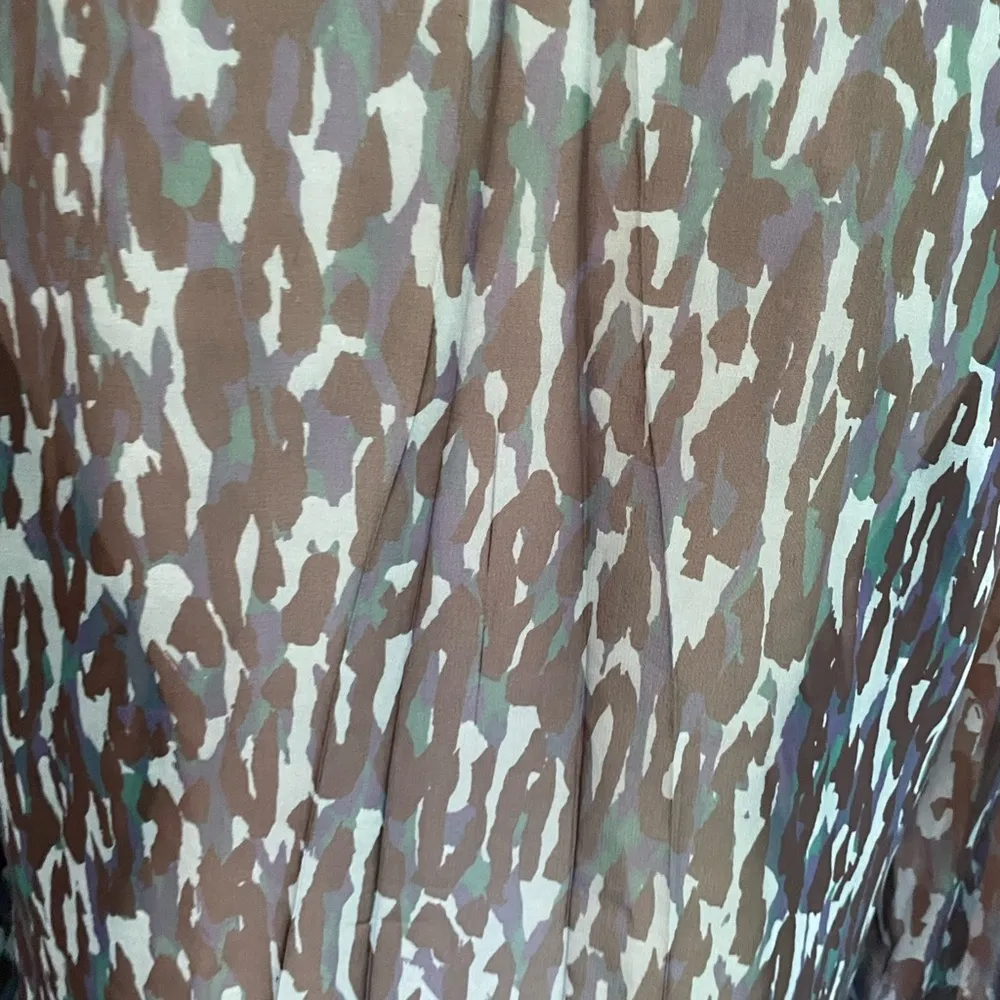 Dennis By  Shear Blue Animal Print Tie Neck Blouse Size XXS - Image 4