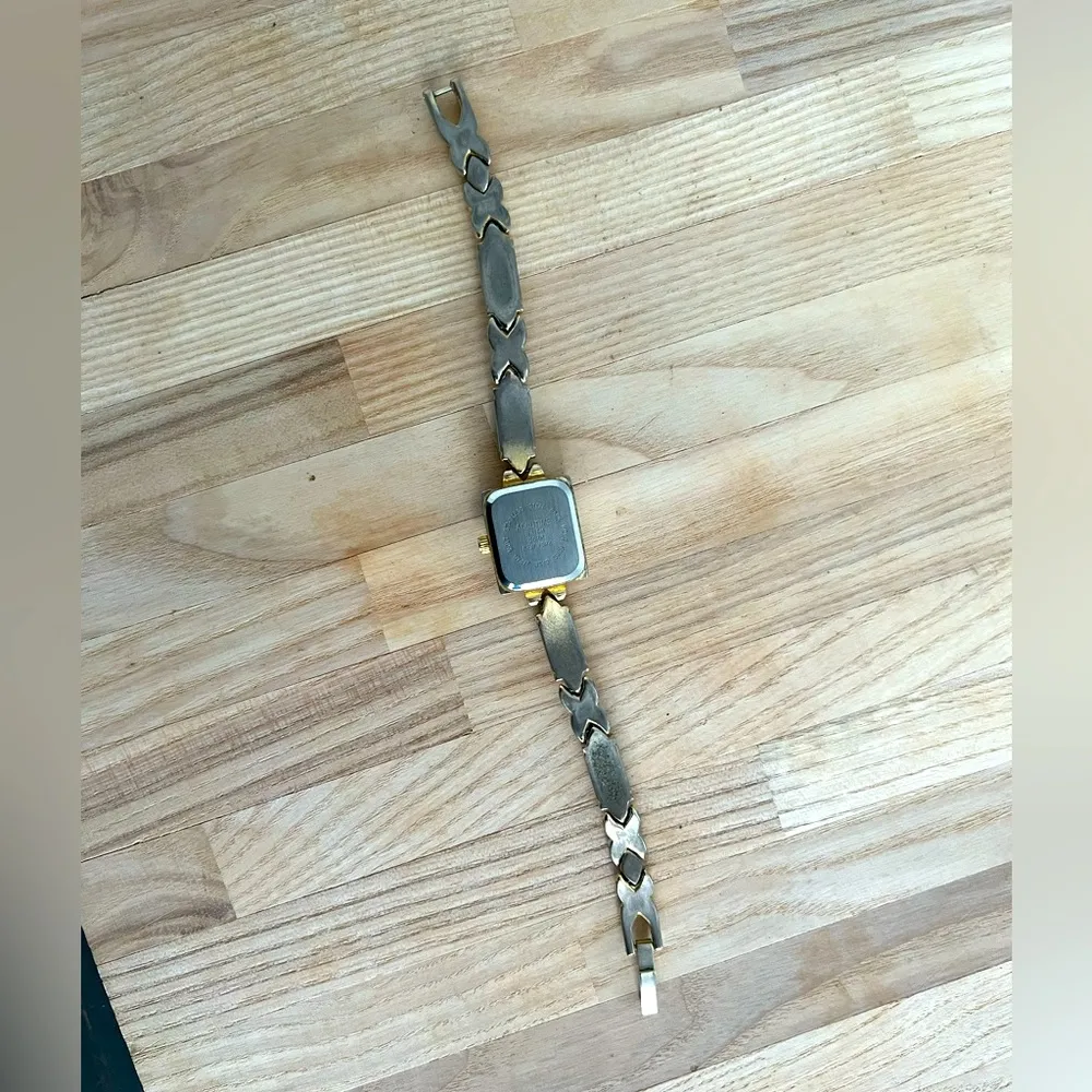 Gramercy Ladies Watch Vintage Two Tone Gold Tone Crystal Quartz Accutime - Image 3