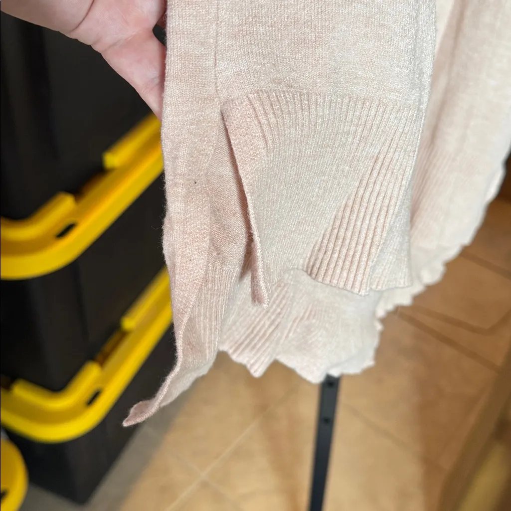 Dreamers by Debut Heather Peony Pink V Neck Front Seam Size Medium / Large - Image 7