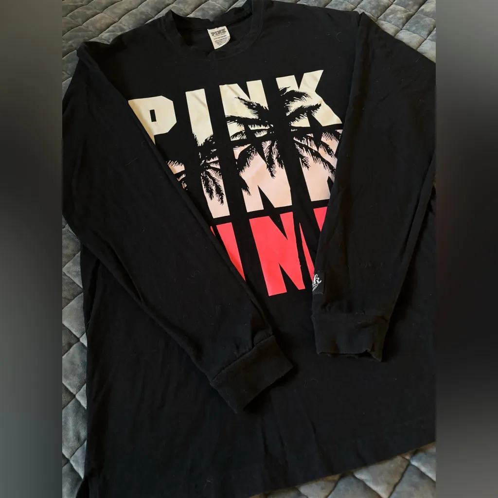 3 Victoria’s Secret Ling Sleeve Oversized Campus  T-shirts  small & XS - Image 10