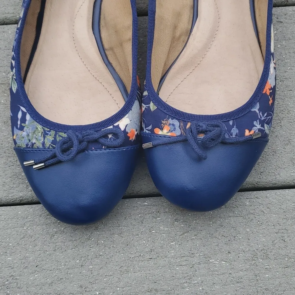 Lands' End Floral Pattern Fabric Ballet Flats with Leather Toe - Image 5