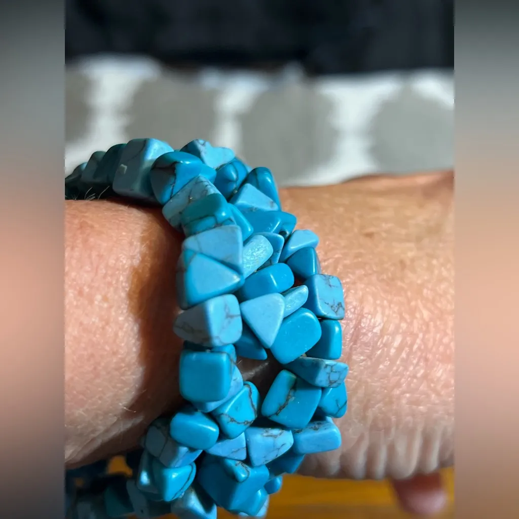 Turquoise Beaded Bracelet Blue - Image 2