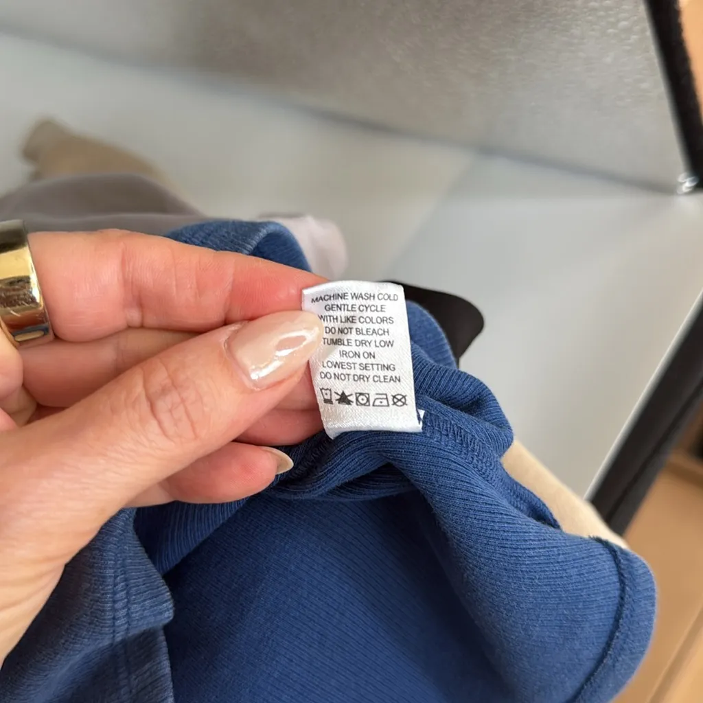 Pacsun EST.PAC Ribbed Short Sleeve Crew Neck Stretchy T-shirt Size Medium - Image 7