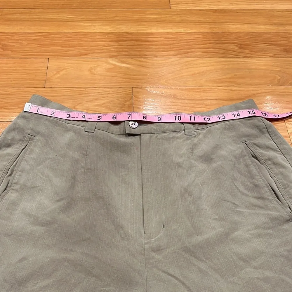 Tommy Bahama womens 100% silk shorts size 14. - Image 4