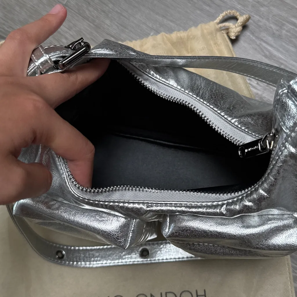 samo ondoh pocket mug bag M nappa silver - Image 3