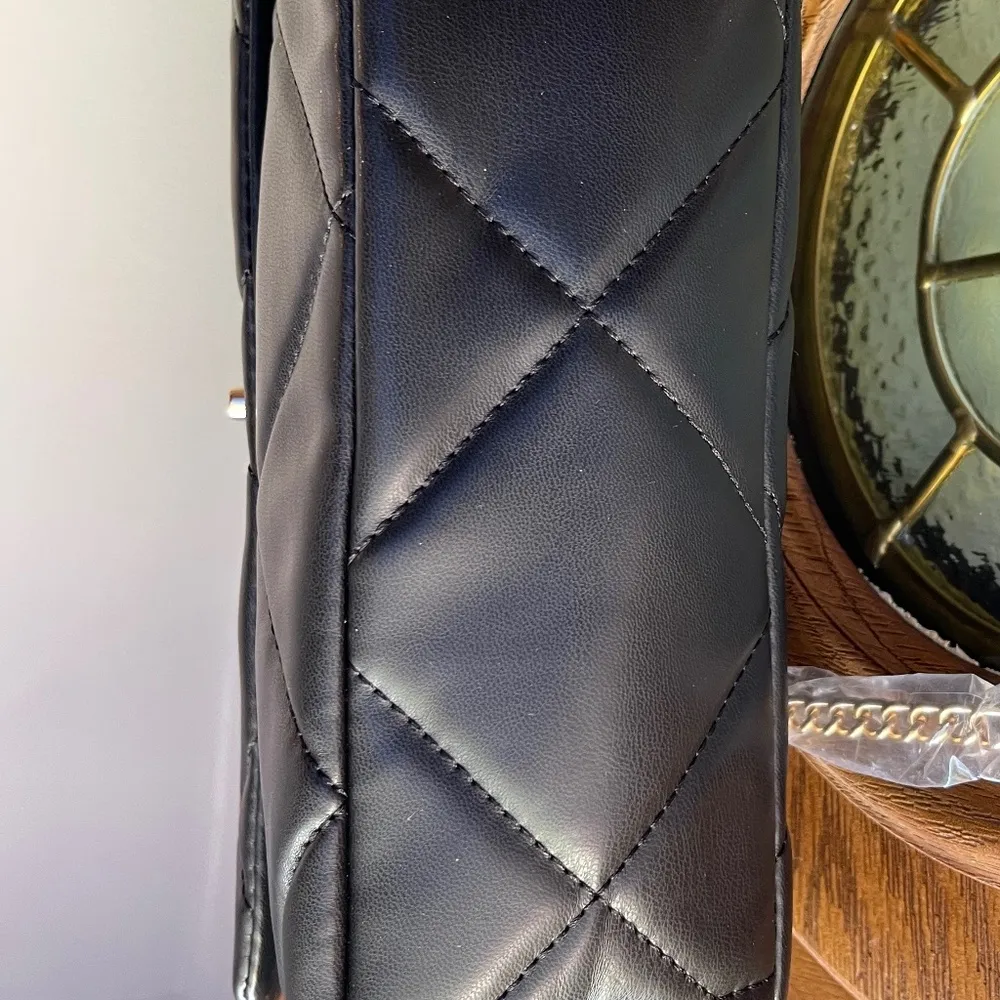 Badgley Mischka Large Quilted Vegan Leather Crossbody w/ 2 Straps - Black - NWT - Image 5