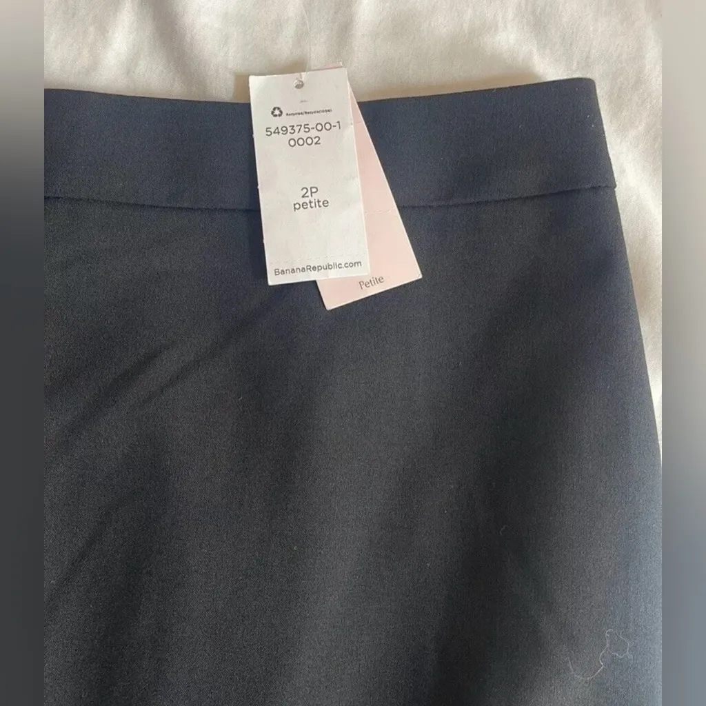 Banana Republic Black wool Pencil Skirt size 2P - Image 2