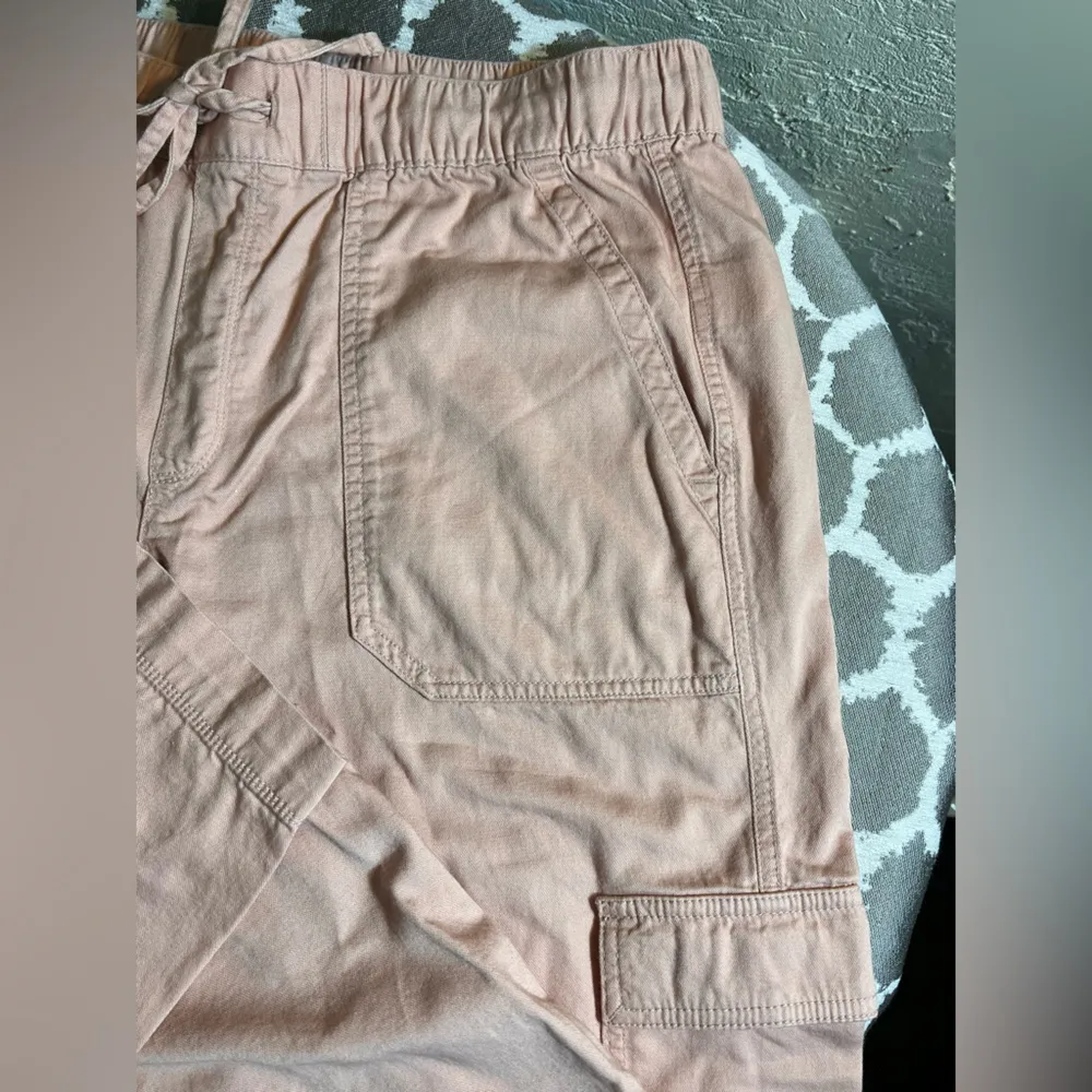 GAP Easy Pant Cargo blush pink, pockets, drawstring elastic waist, great color - Image 3