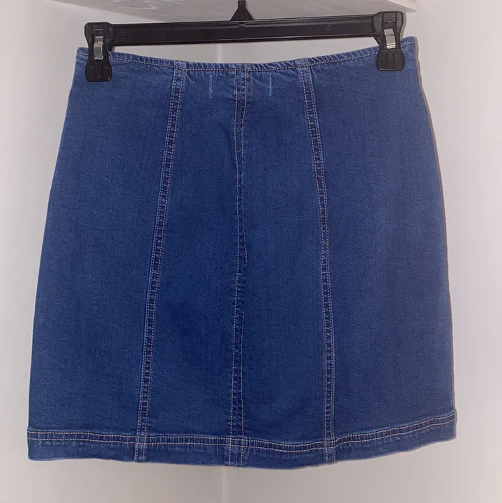 button up skirt with embroidered flowers - Image 2