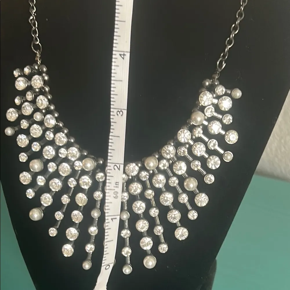 Dramatic Gunmetal Rhinestone and Pearl Statement Bib Collar Necklace Gray - Image 4